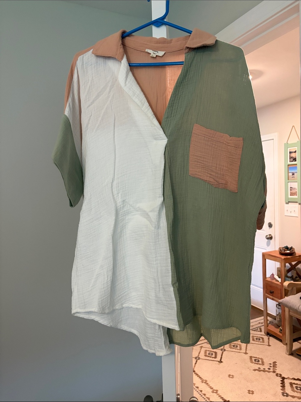 entro Colorblock Top in White, Olive & Tan